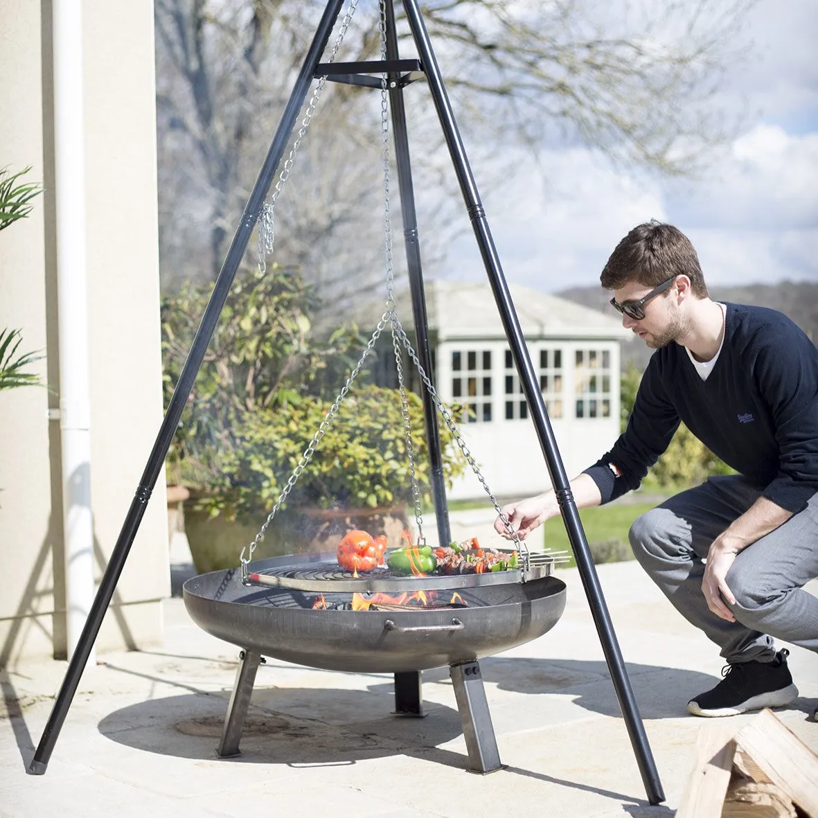 La Hacienda Tripod With Hanging Grill