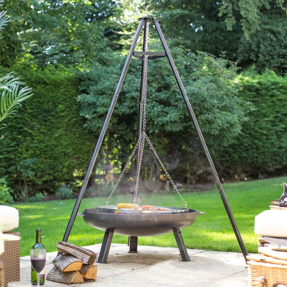 La Hacienda Tripod With Hanging Grill