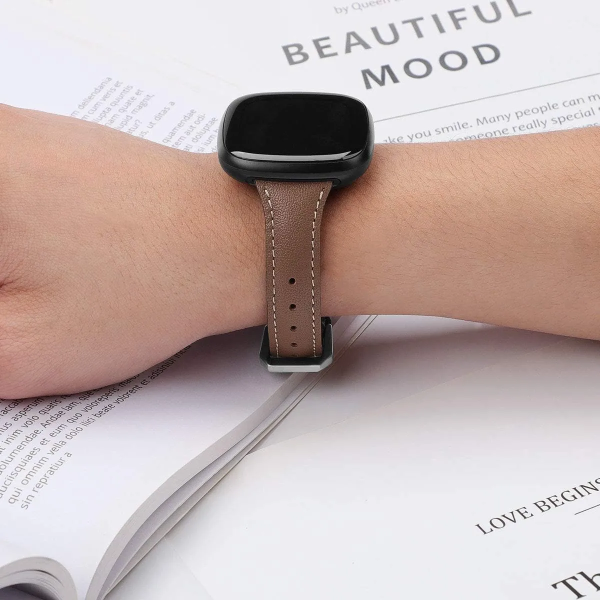Moolia Compatible with Fitbit Versa 4/Versa 3/Sense 2/Sense Band for Women Slim Strap, Top Grain Genuine Thin Leather Replacement Wristband for Women for Versa 4/Versa 3 Watch Band, Tan